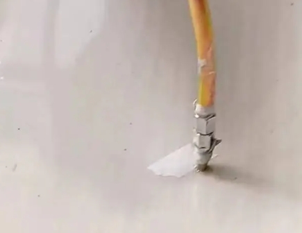 崇明瓷砖空鼓维修公司专业解答在瓷砖铺贴过程中，如果使用的砂料过粗（如全部使用了粗砂），可能会导致以下问题